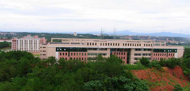 赣南医学院