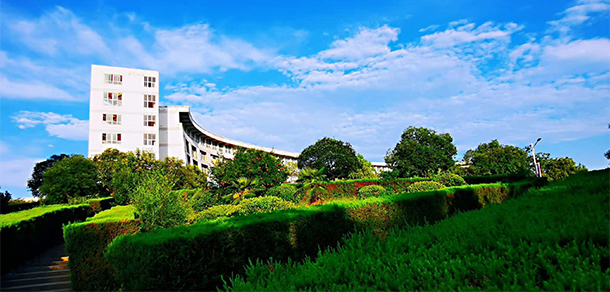 平顶山学院 - 最美大学