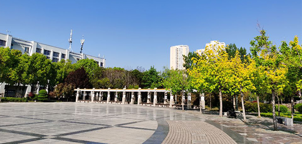 南阳理工学院 - 最美大学