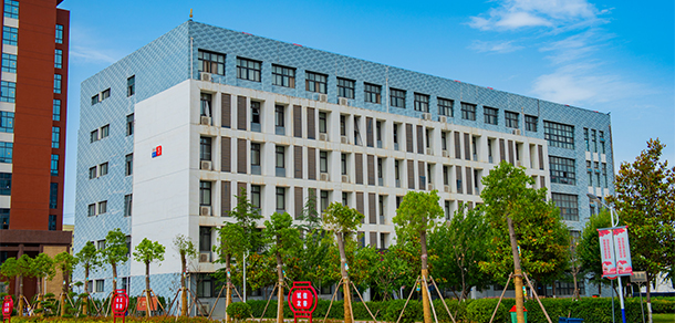 河南工业贸易职业学院 - 最美大学