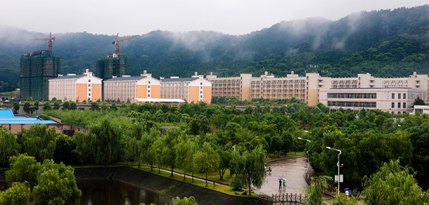 武汉工程科技学院 - 最美大学