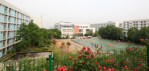 武汉华夏理工学院 - 最美大学