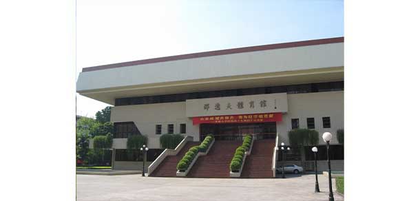 暨南大学