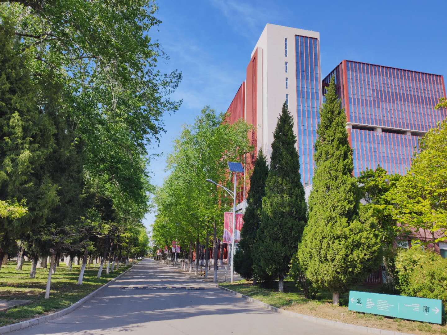 北京工业大学耿丹学院-校园风景