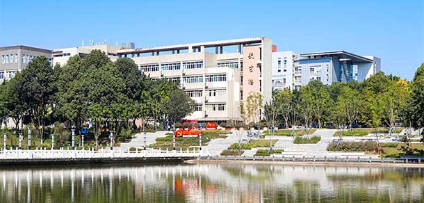 西南政法大学 - 最美院校