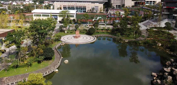 阿坝师范学院