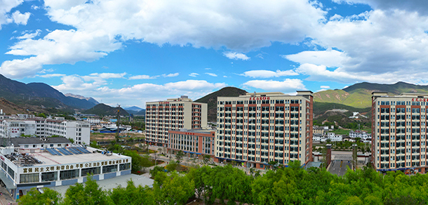 丽江师范学院 - 最美大学