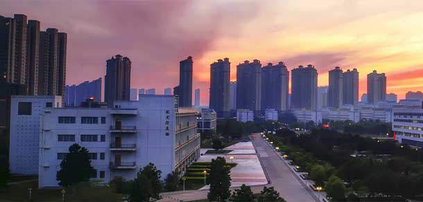 燕山大学里仁学院 - 最美院校