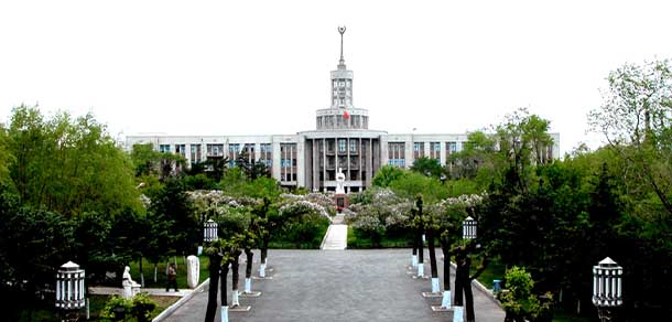 黑龙江中医药大学