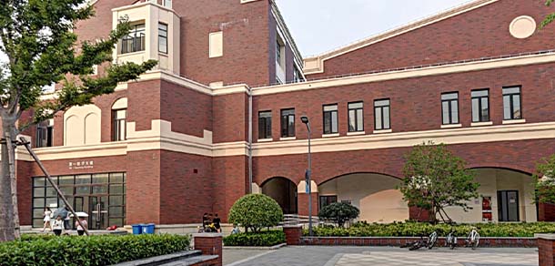 上海建桥学院