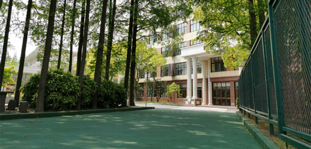 上海现代化工职业学院 - 最美大学